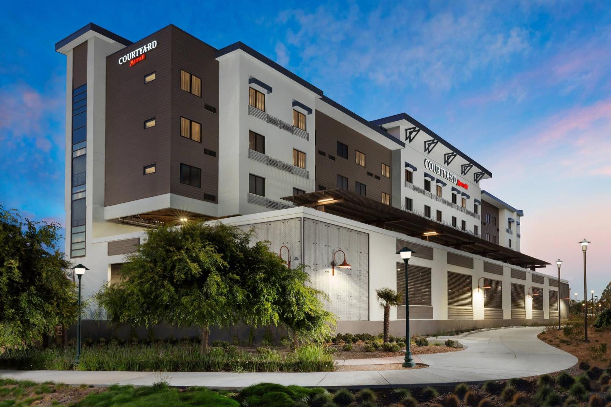 Courtyard By Marriott Redwood City Exterior photo