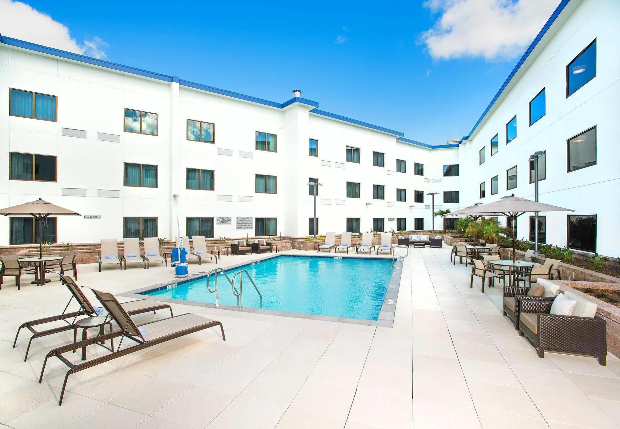 Courtyard By Marriott Redwood City Exterior photo